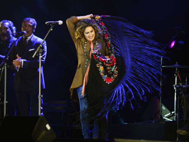 Estrella Morente en su actuación “Rompiendo el Silencio” en Sevilla, octubre 2017. / Foto: CRISTINA QUICLER/AFP/Getty Images