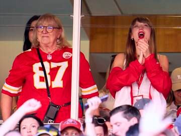 Taylor Swift anima a los Chiefs con Donna Kelce
