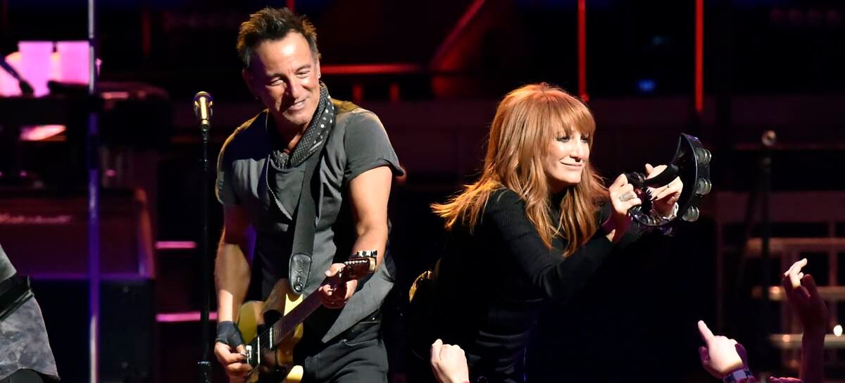 Bruce Springsteen y Patty Scialfa durante una actuación en Los Ángeles, California, en 2016.