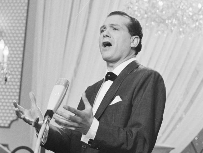 Victor Balaguer durante su actuación en Eurovisión el año 1962.