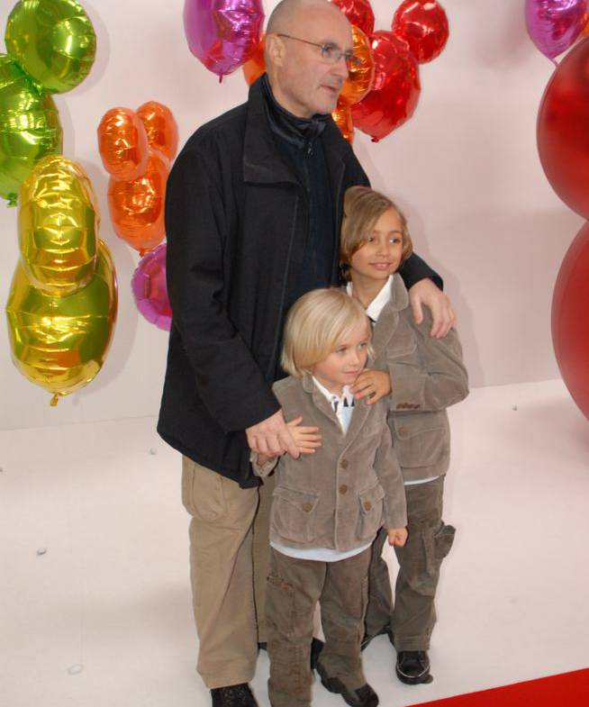 Phil Collins, Sohn Nicholas y Sohn Matthew.