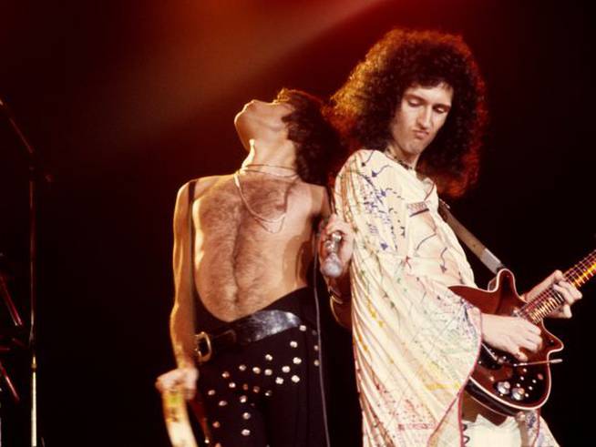 Freddie Mercury y Brian May durante un concierto de Queen en Nueva York.