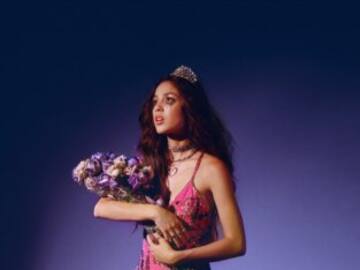 Olivia Rodrigo recrea la mítica portada ‘Live Through This’ de Hole