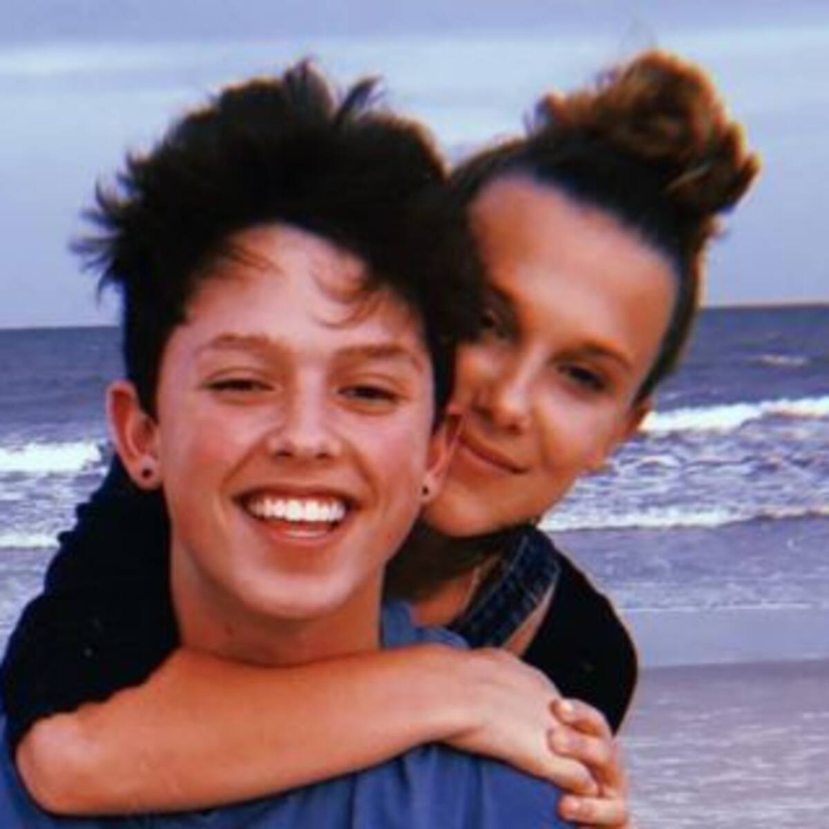 Borraron un comentario de Ariana Grande por criticar a Millie Bobby Brown