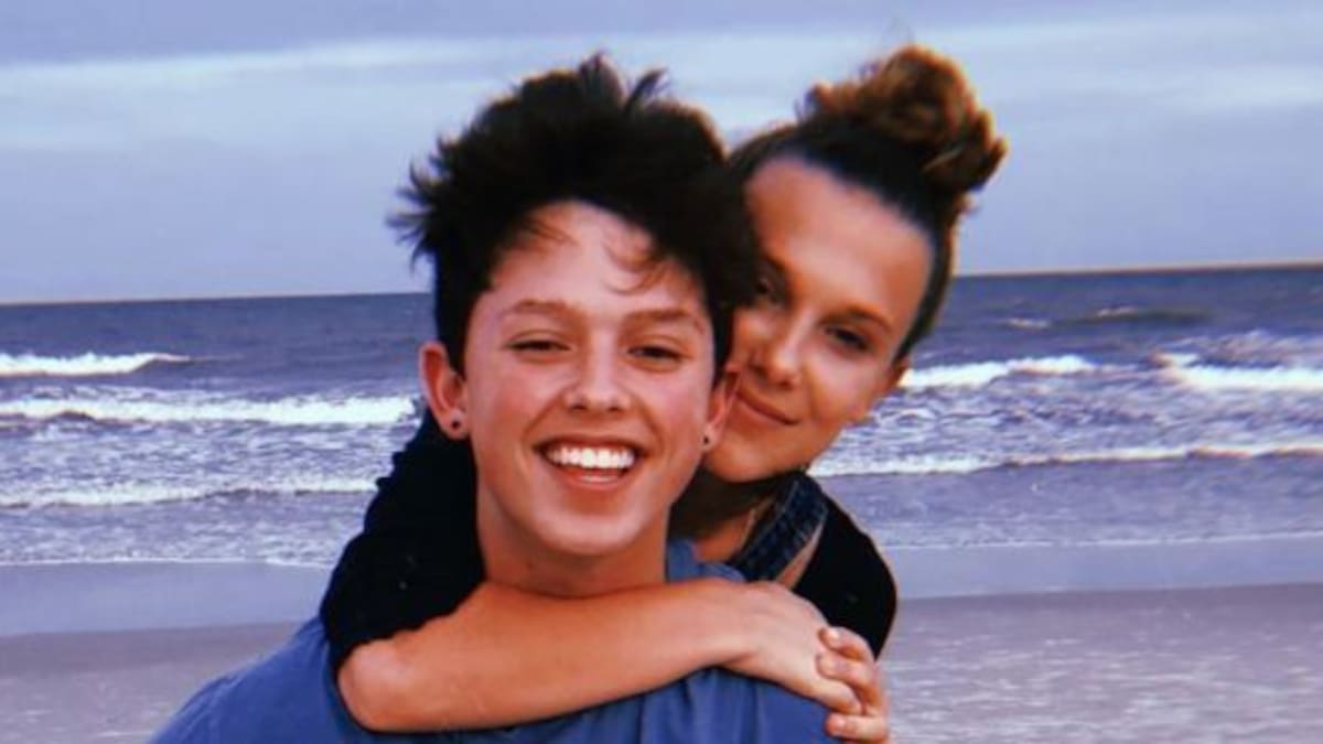 Borraron un comentario de Ariana Grande por criticar a Millie Bobby Brown