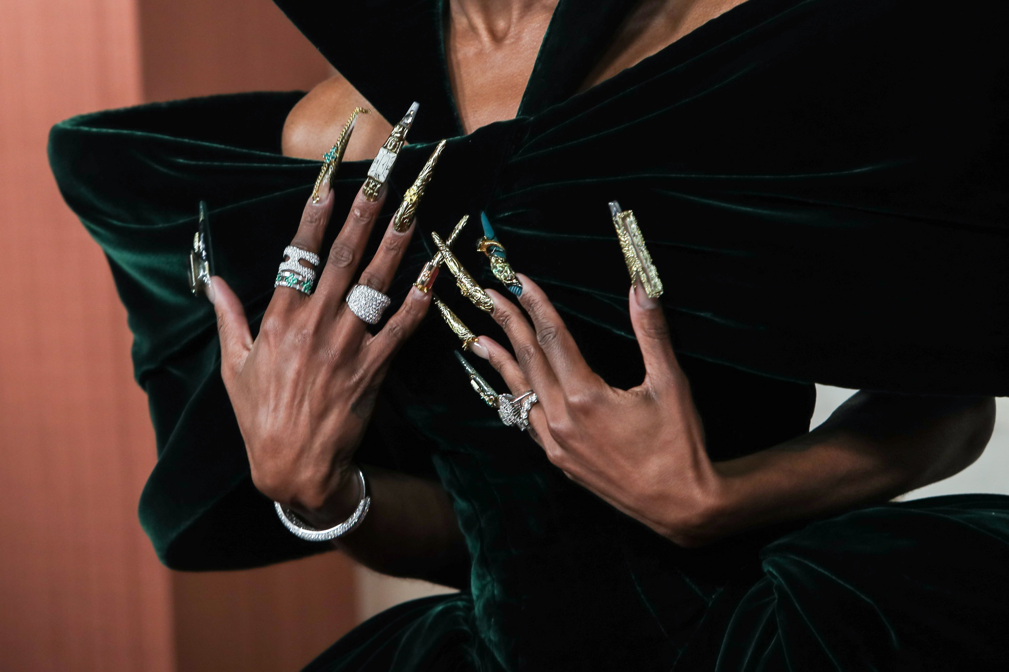 Manicura de Cynthia Erivo en los Premios Oscar 2025