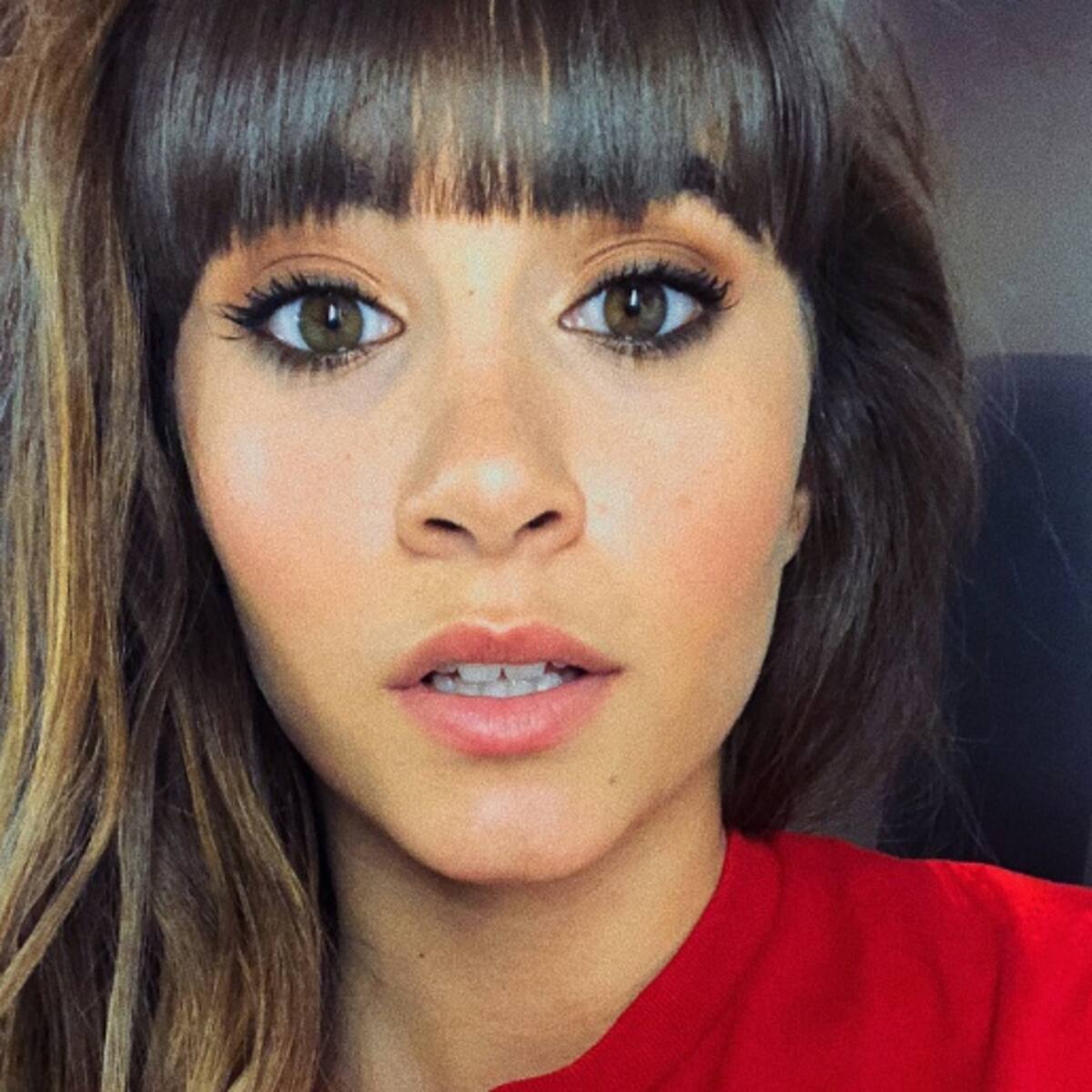 ¡Momentazo! Aitana sorprende a una fan y canta con ella ‘Arde’