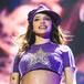 Entrevista a Emilia en LOS40 Global Show: “Mi abuelo me dice que qué ha pasado con la nieta que cantaba tango”
