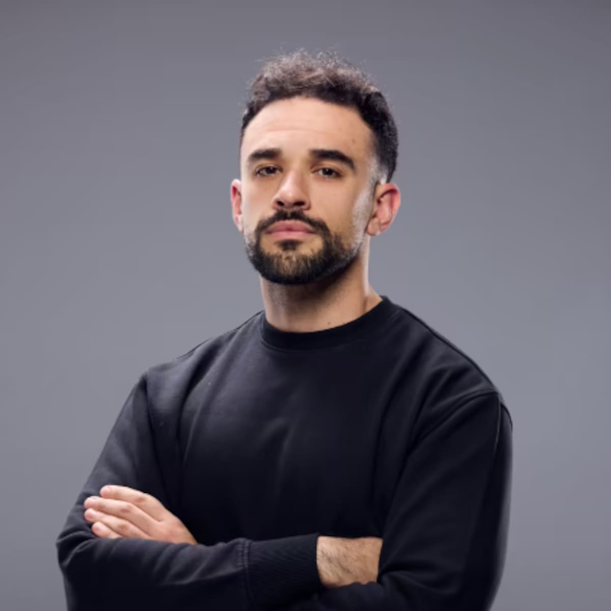 Quién es Illo Juan, el streamer y novio de Lola Índigo que se une a 'La Velada del Año 6': edad, nombre real, y por qué se hizo famoso
