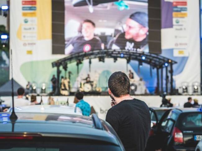 Un concierto desde el coche.