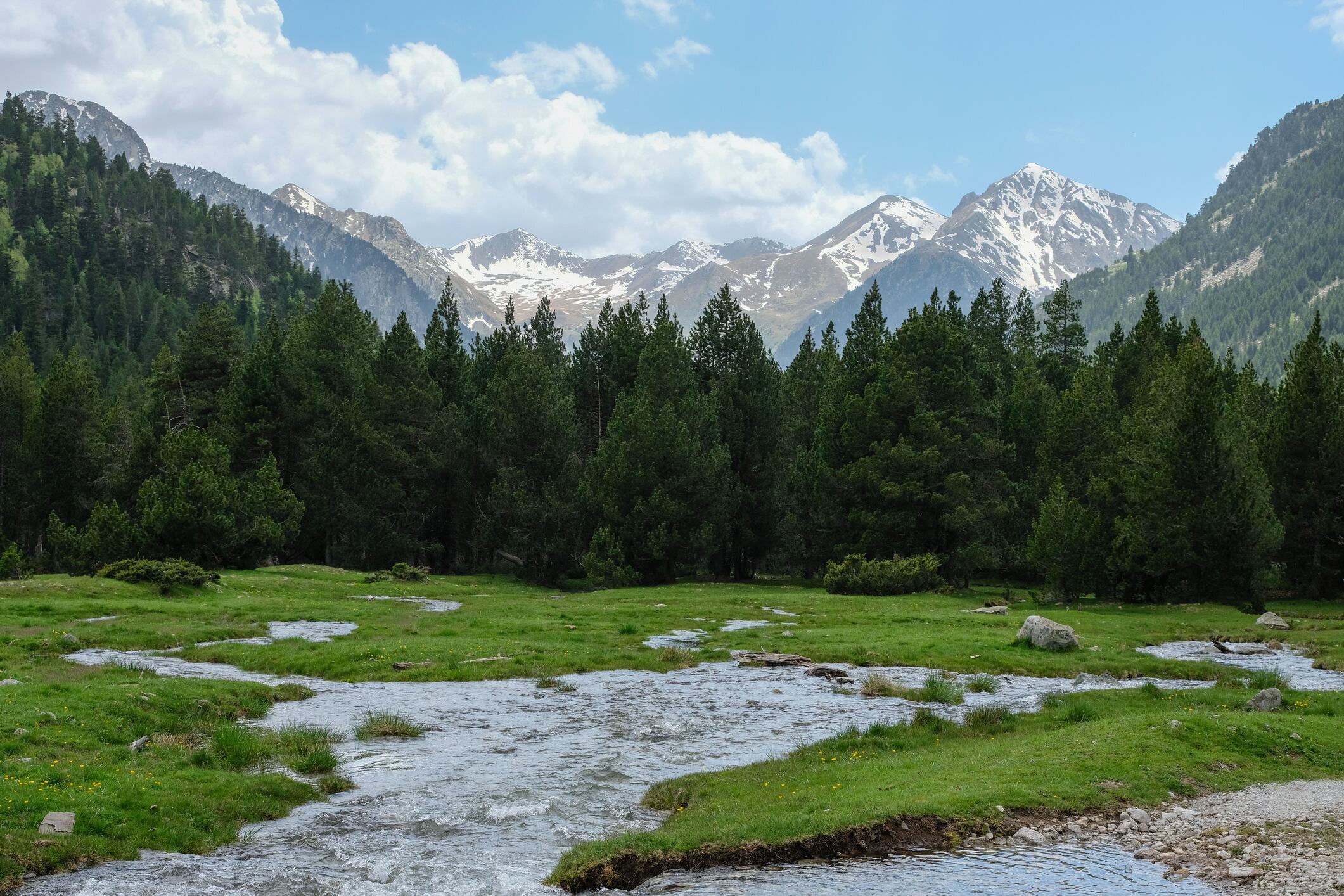 Paisaje alpino en el Parque Nacional de Aigüestortes.