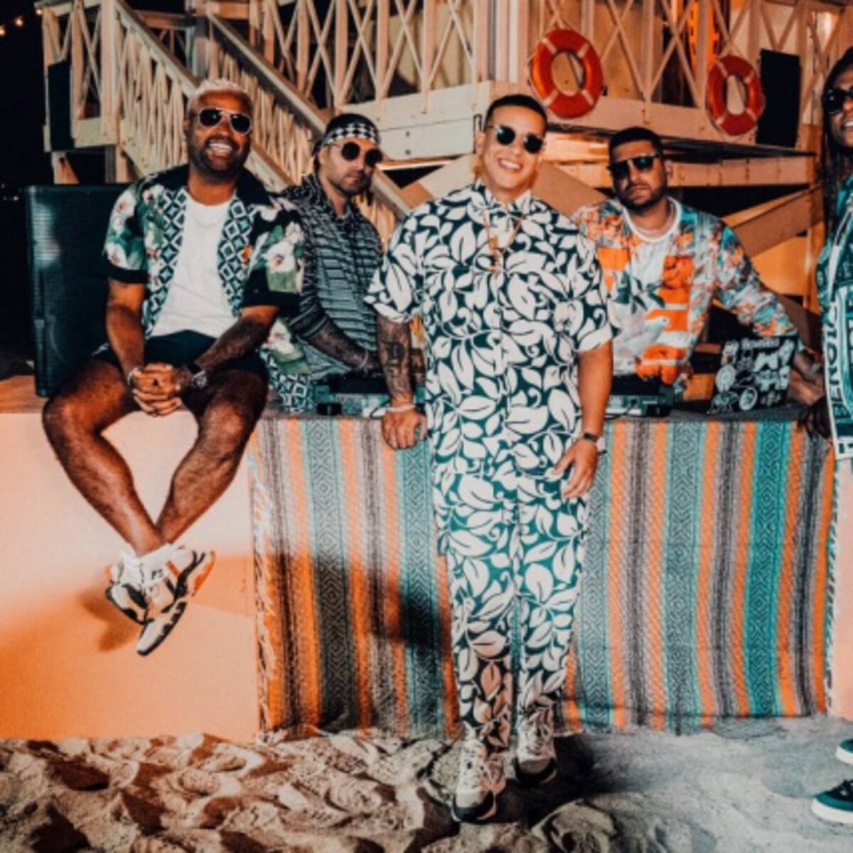 "Bésame" de Play-N-Skillz, Daddy Yankee y Zion & Lennox