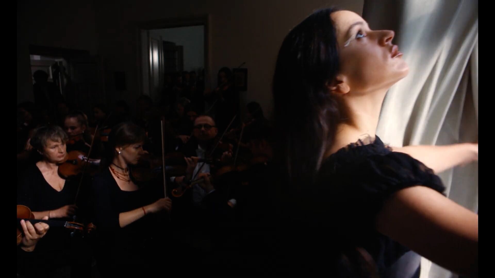 Plano número 4 del videoclip de &#039;Berghain&#039;