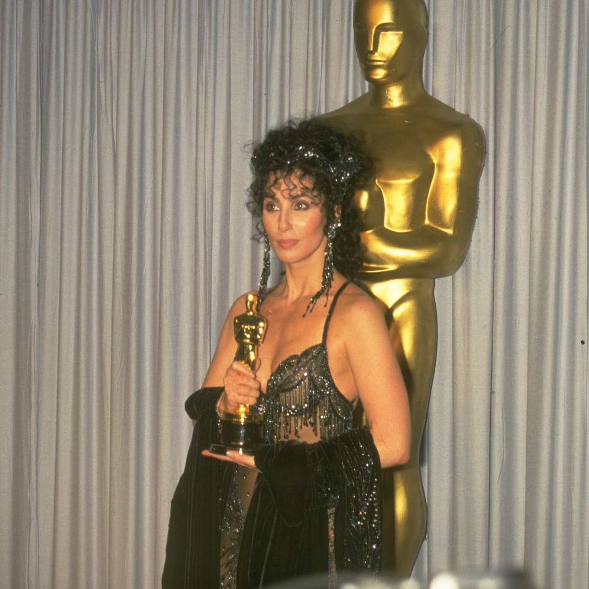 Cher no soporta ver sus propias películas: “Es como vidrio rallado”