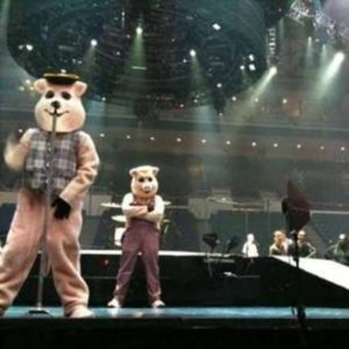 Los hermanos Jonas hacen el cerdo