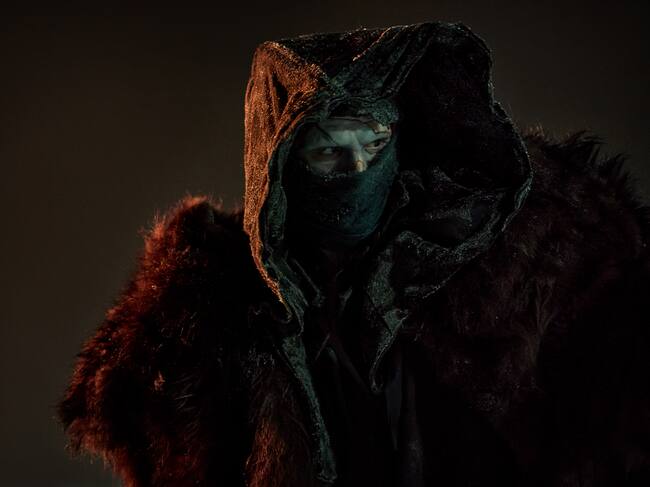 Jacob Elordi como la criatura en 'Frankenstein' de Guillermo del Toro. / Netflix