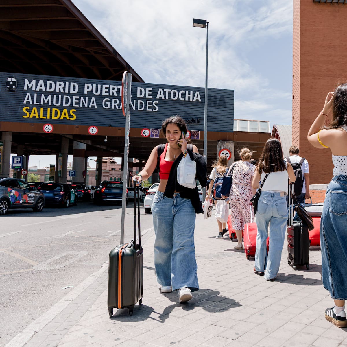 Verano Joven 2025: cómo registrarse para obtener los descuentos de Renfe, trenes y autobuses