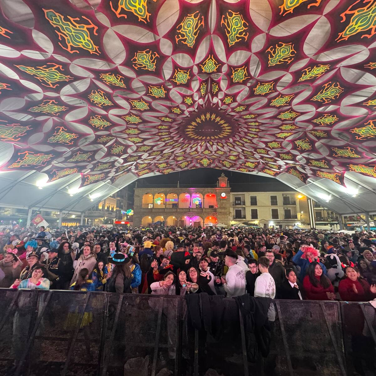Más de 6.000 personas desatan la locura en la primera edición de LOS40 Sessions Carnaval Villarrobledo