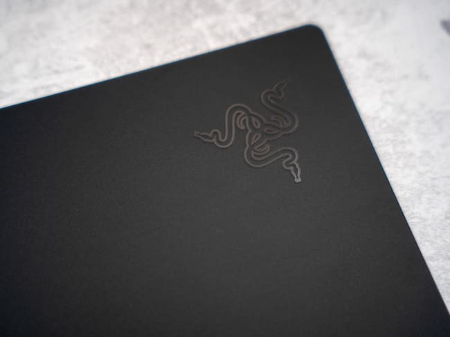 Razer Atlas Pro: la alfombrilla de cristal templado es el último paso y el que dará cierre a todo tu setup.