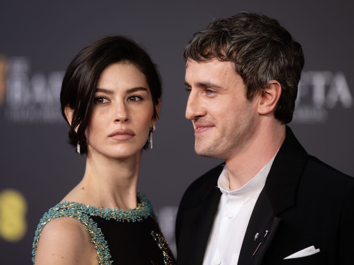 Alfombra de los Premios BAFTA 2026: Todos los vestidos y looks de un escaparate de auténtico cine