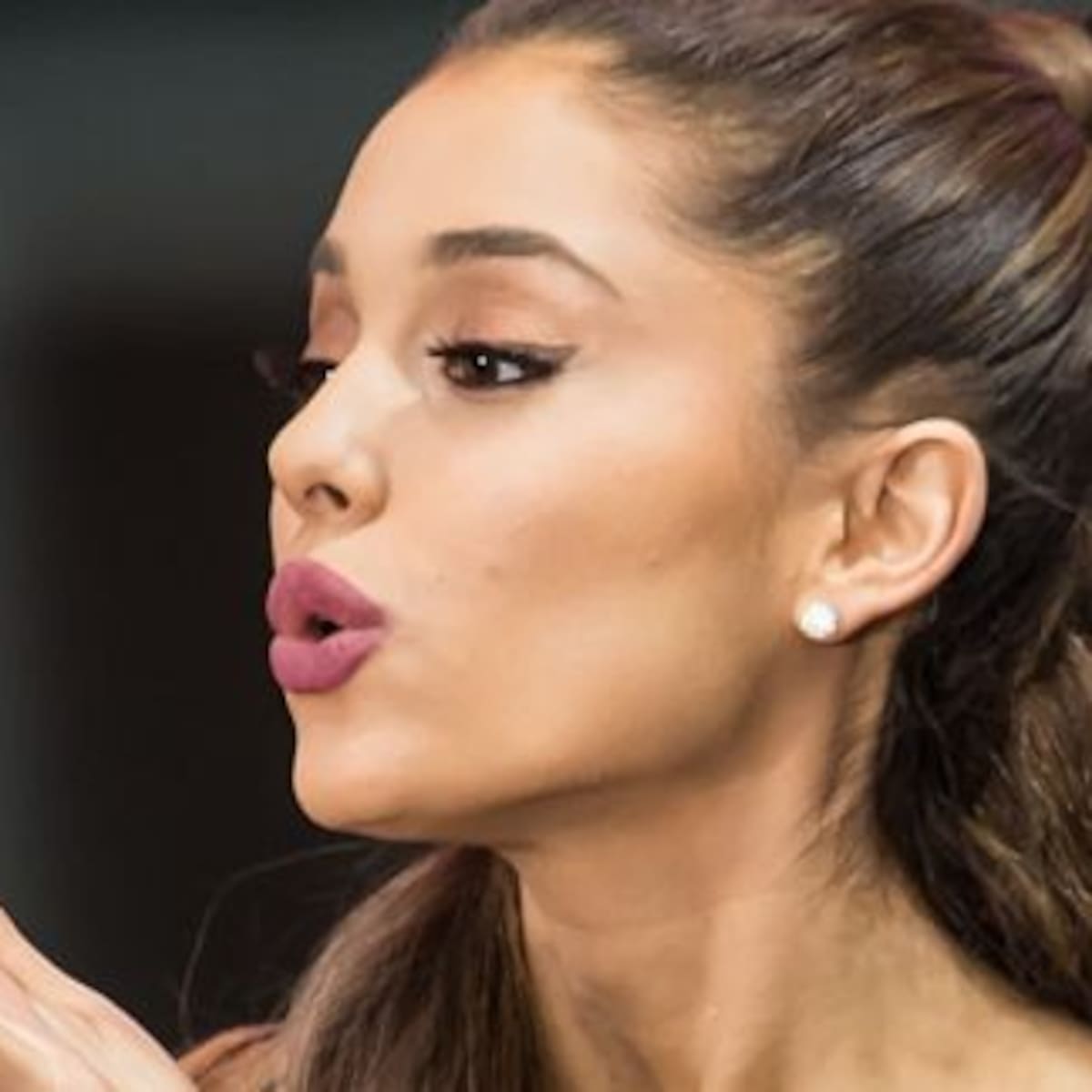 Ariana Grande aspira a entrar en LOS40 con 'Hate that I made you love me'