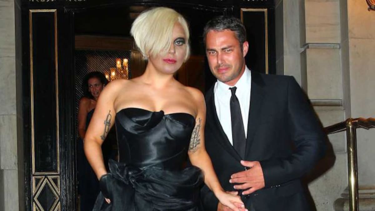 Lady Gaga da de que hablar con vestido transparente en fiesta de Vanity Fair