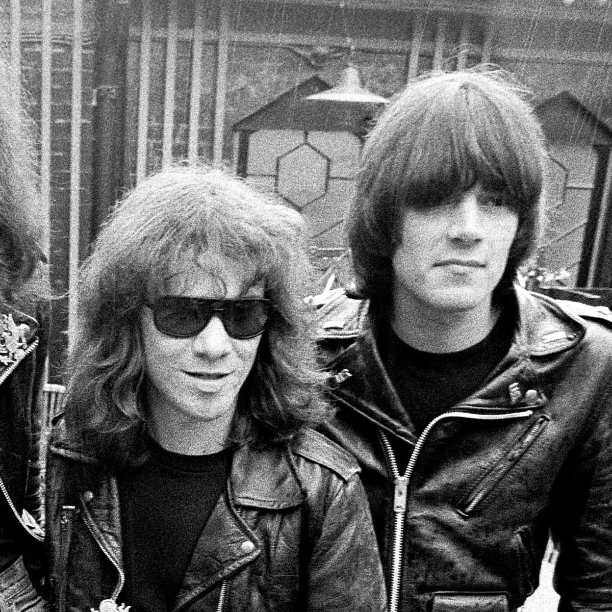 Dos minutos que cambiaron el rock: medio siglo del primer disco de Ramones