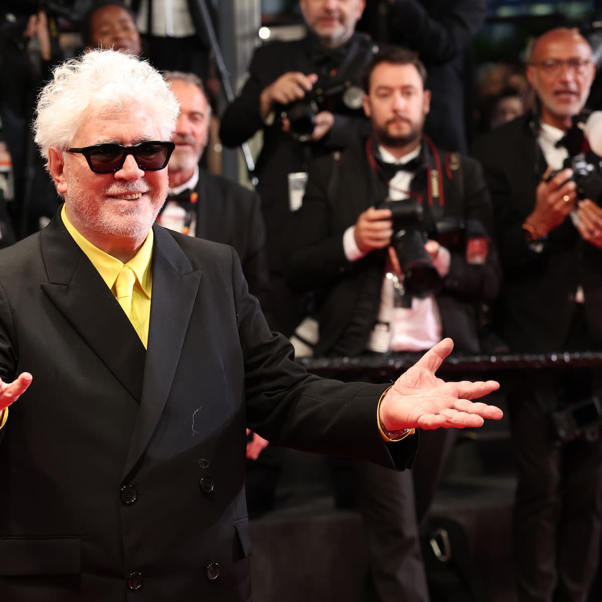 Pedro Almodóvar conquista Cannes con su 'Amarga Navidad': críticas positivas, una extensa ovación de aplausos y un discurso viral
