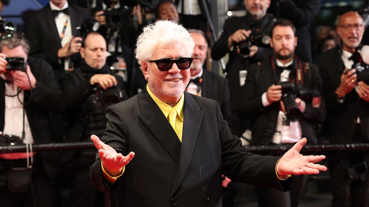 Pedro Almodóvar conquista Cannes con su 'Amarga Navidad': críticas positivas, una extensa ovación de aplausos y un discurso viral