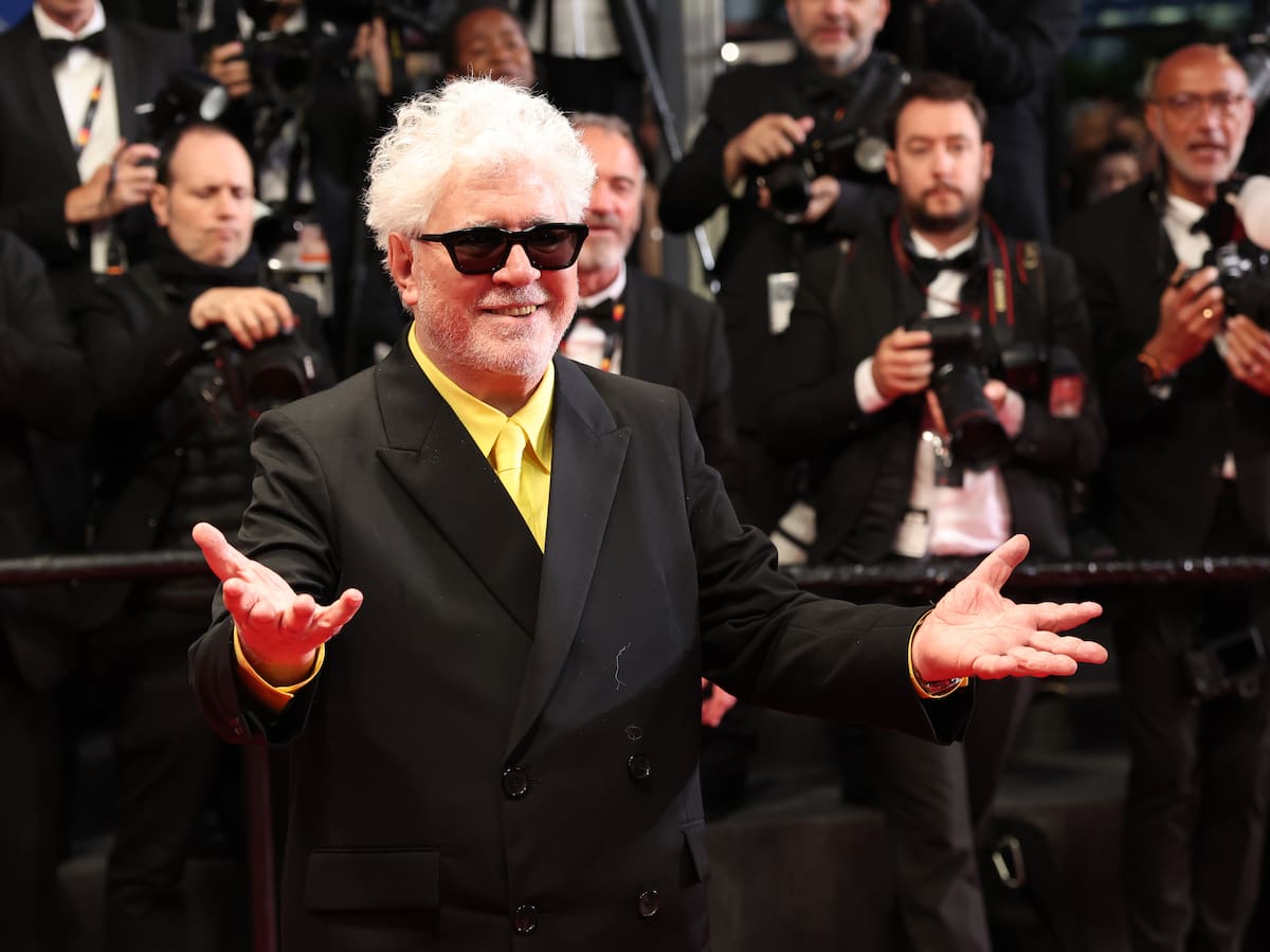 Pedro Almodóvar conquista Cannes con su 'Amarga Navidad': críticas positivas, una extensa ovación de aplausos y un discurso viral