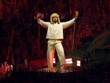 Bad Bunny lanza 'ALAMBRE PúA': letra y significado de la canción que abre todos sus conciertos