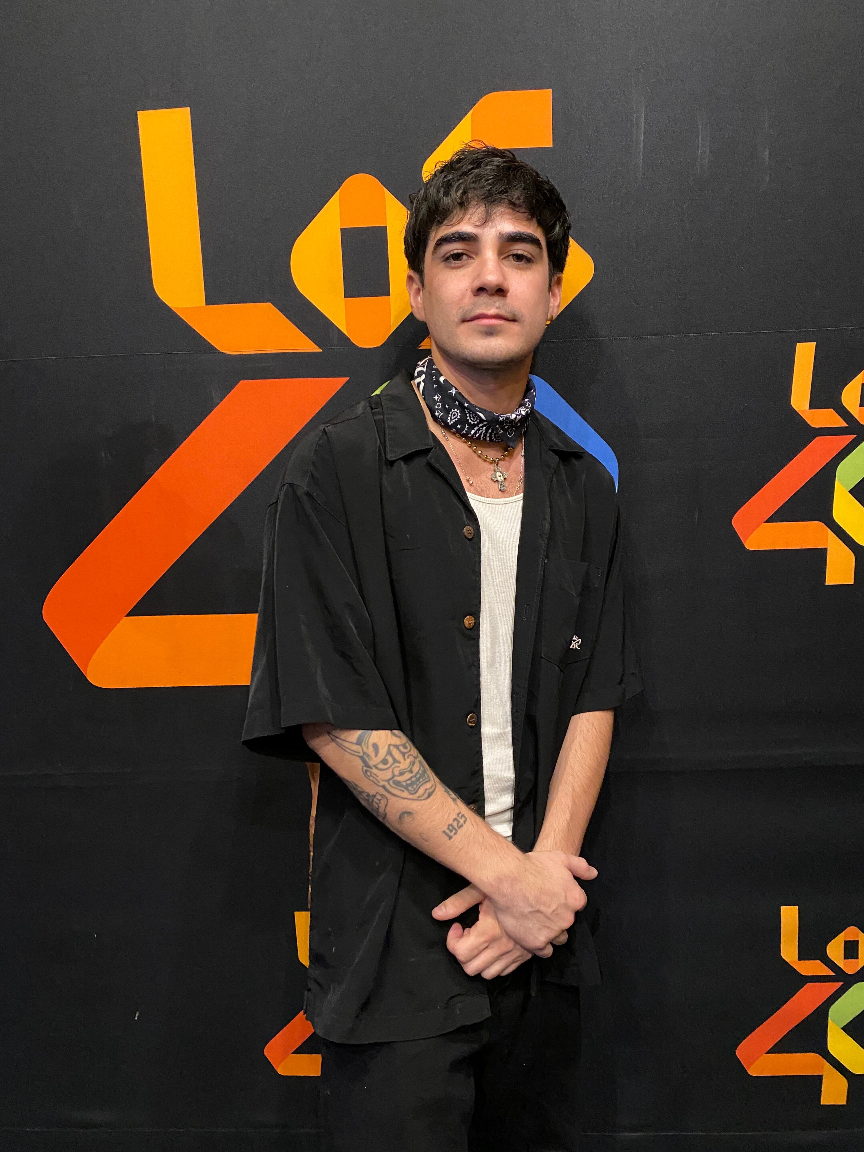 El cantante Jos Canela posando en la cabina del Brunch de LOS40 México