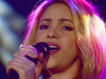 Shakira canta por primera vez después de su enfermedad