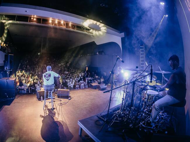 El músico catalán ofreció un show muy especial en Villamuriel de Cerrato, Palencia.