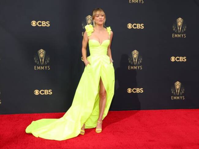 Kaley Cuoco acude a la 73 edición de los premios Emmy