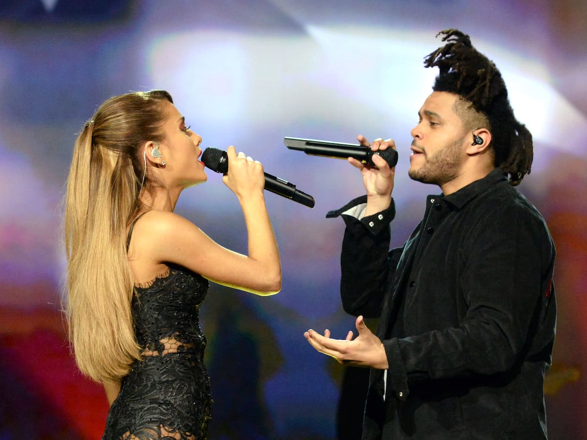¿Nueva colaboración? The Weeknd desata rumores sobre una posible quinta canción con Ariana Grande