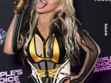 Christina Aguilera arrasa en los Peoples Choice Awards con su look retro de Dirrty