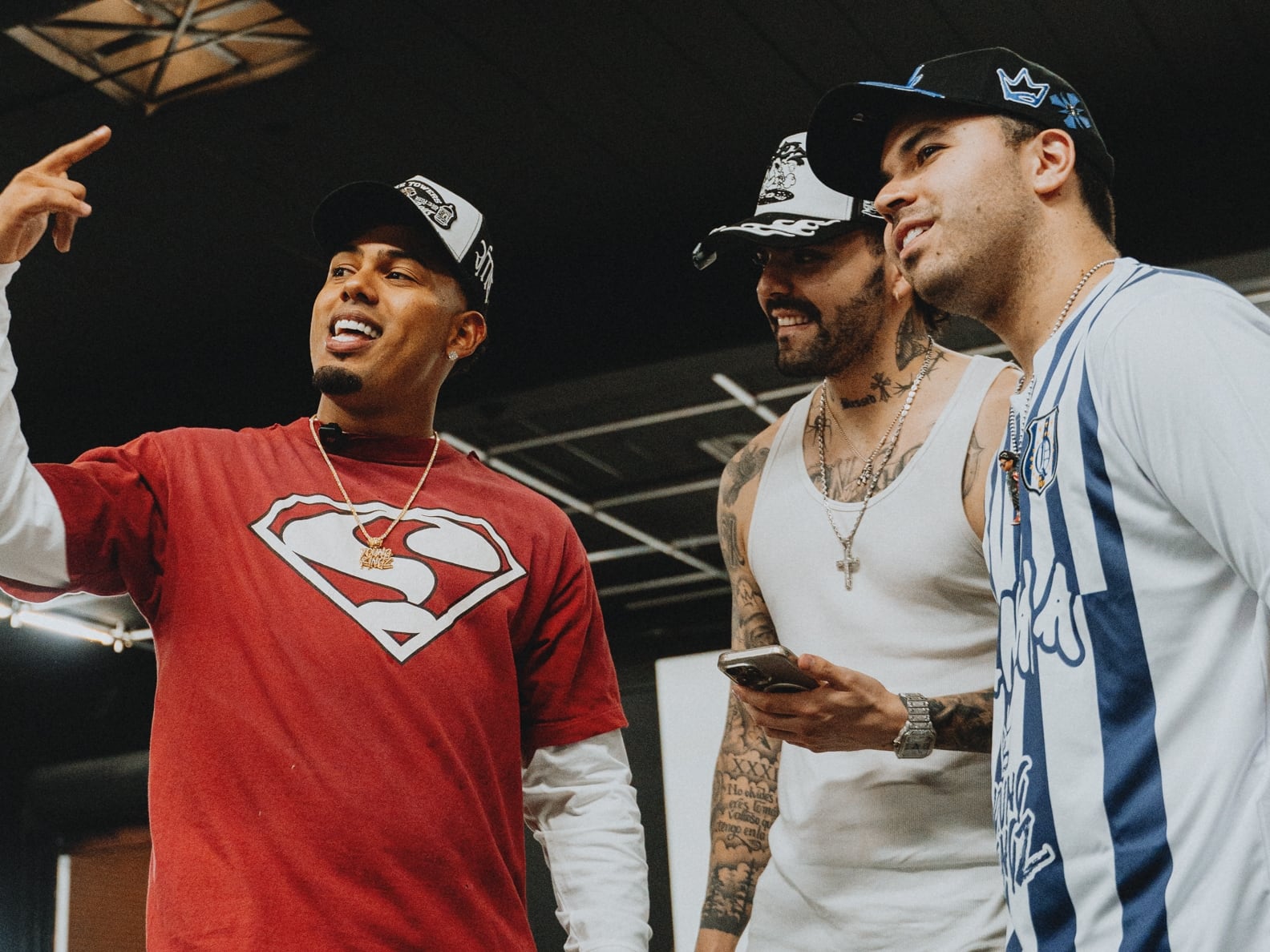 Myke Towers con Kris R y Alemán