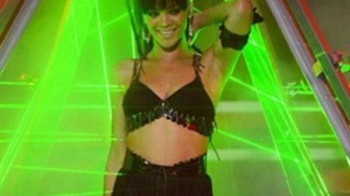 Rihanna huye de Chris Brown por las calles de Hollywood