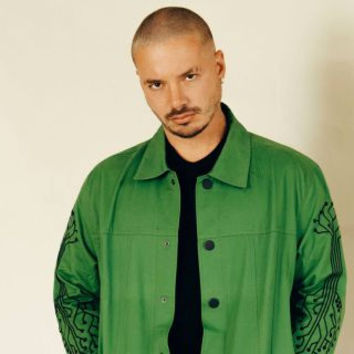 El divertido video de J Balvin en el que intenta hacer artes marciales