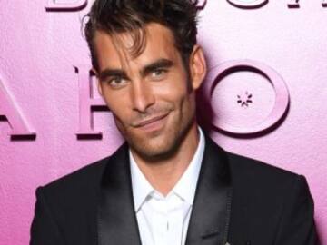 Jon Kortajarena se defiende del aluvión de críticas por sus fotos sin mascarilla en una fiesta