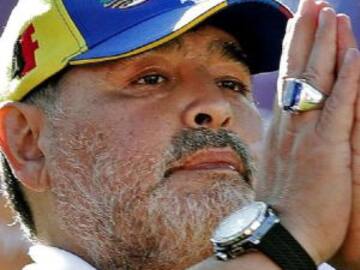 Maradona deshereda a sus hijos y desmiente su mala salud