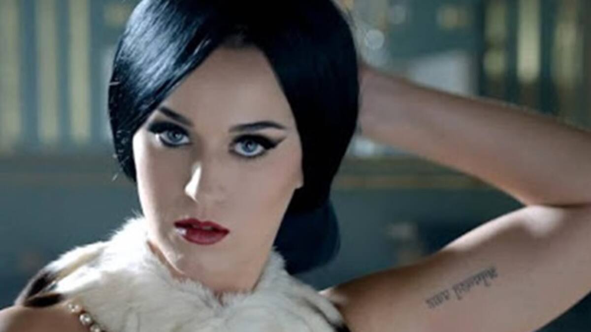 Katy Perry da una mano