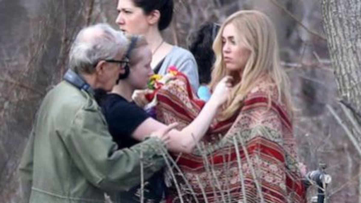 Así es el trailer de la serie de Woody Allen protagonizada por Miley Cyrus