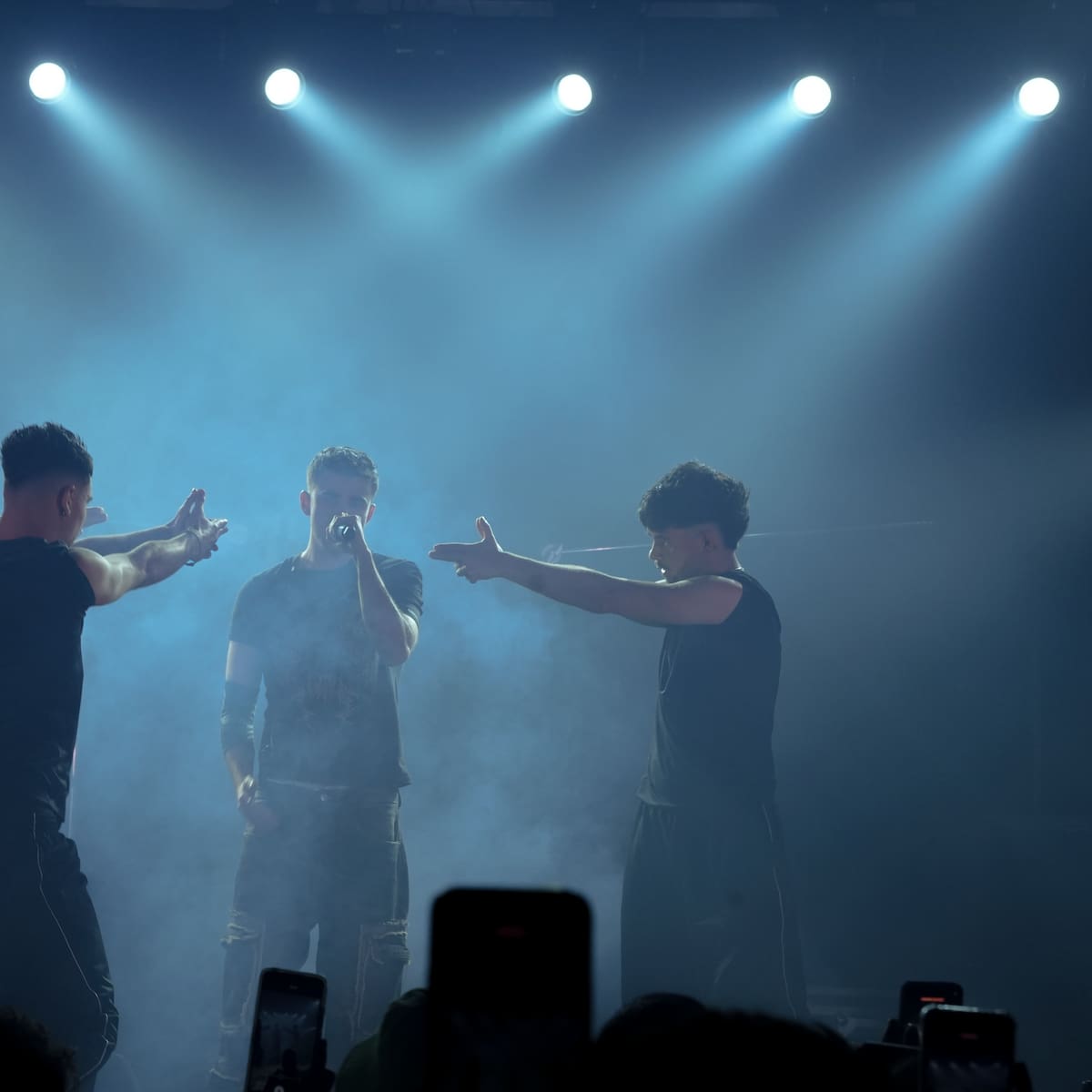 Crónica: Bajocero X corona el primer 'sold-out' de su carrera con un show medido al milímetro, derrochando energía y sorpresOT