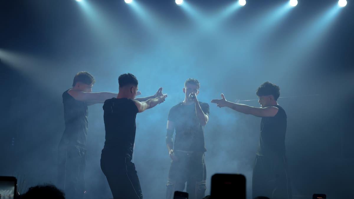 Crónica: Bajocero X corona el primer 'sold-out' de su carrera con un show medido al milímetro, derrochando energía y sorpresOT