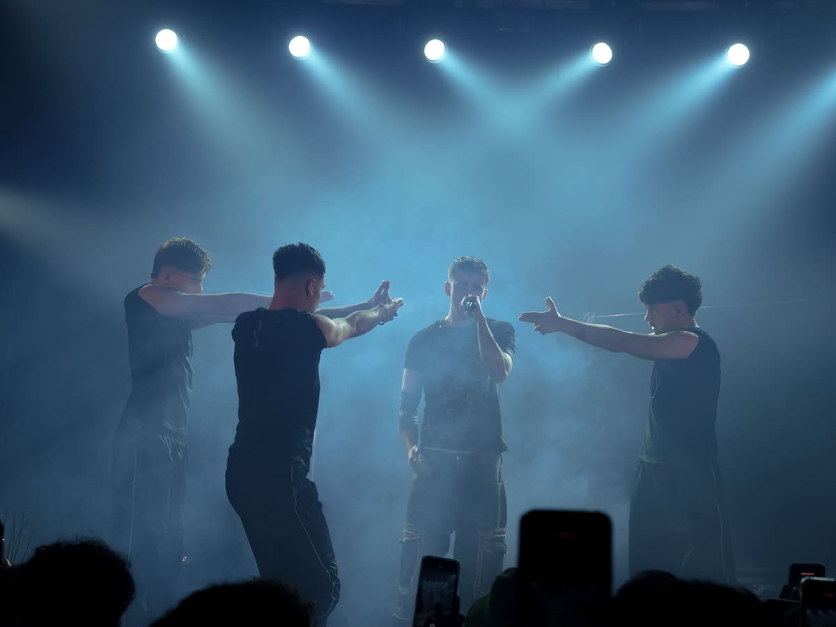 Crónica: Bajocero X corona el primer 'sold-out' de su carrera con un show medido al milímetro, derrochando energía y sorpresOT