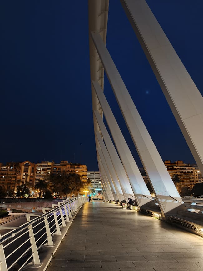 Oppo Find X9 Pro (nocturna)