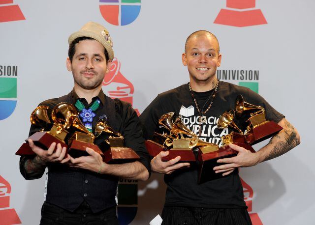 Residente y Visitante de Calle 13 en los Grammy Latinos 2011.