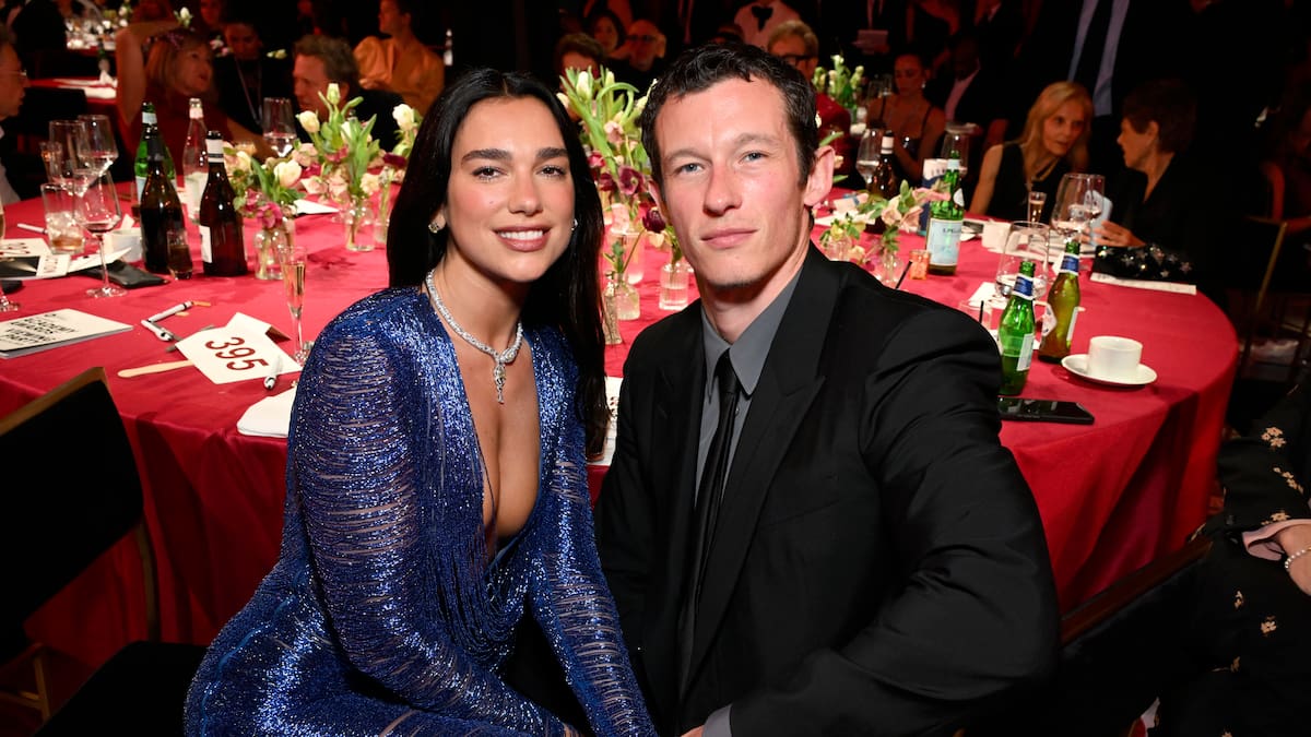 Dua Lipa y Callum Turner se casan por sorpresa y contra todo pronóstico: dónde ha sido, invitados y con un vestido de novia inaudito